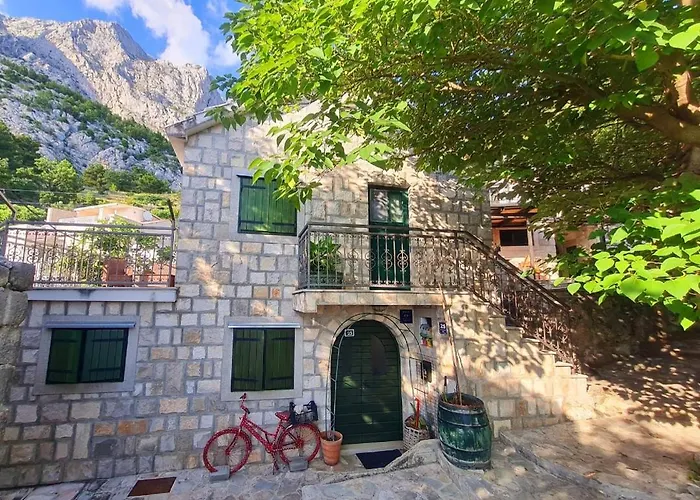 Sea View Stone House Donkey