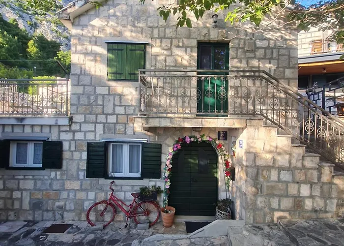 Sea View Stone House Donkey